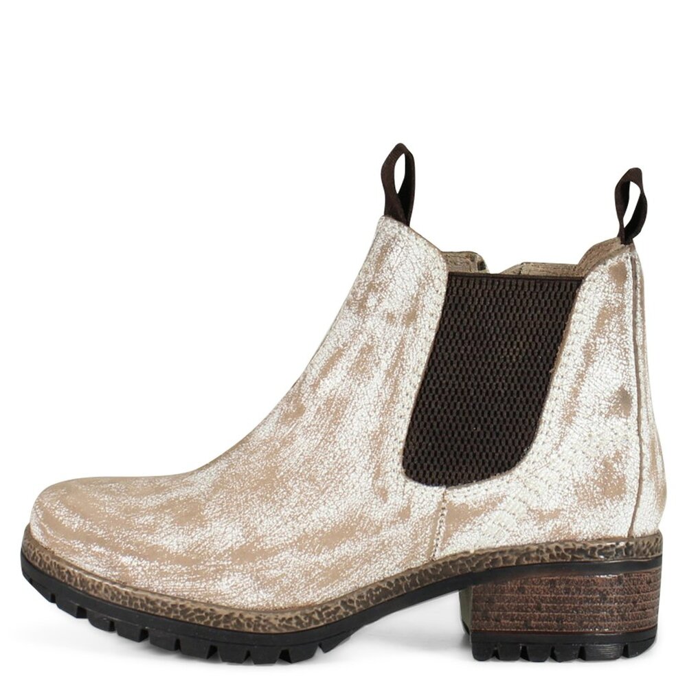 Diba True Lug Sole Distressed Vintage Leather Chelsea Lug Sole Say So